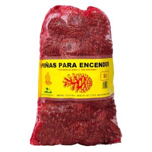 Distribución y venta de leña y carbón en Segovia y toda España - Leñas Ricosan - Piñas de pino para encender el fuego, en saco de 35 L